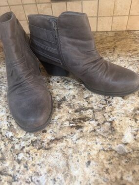 BareTraps Gray Leather Ankle Booties with Side Zip